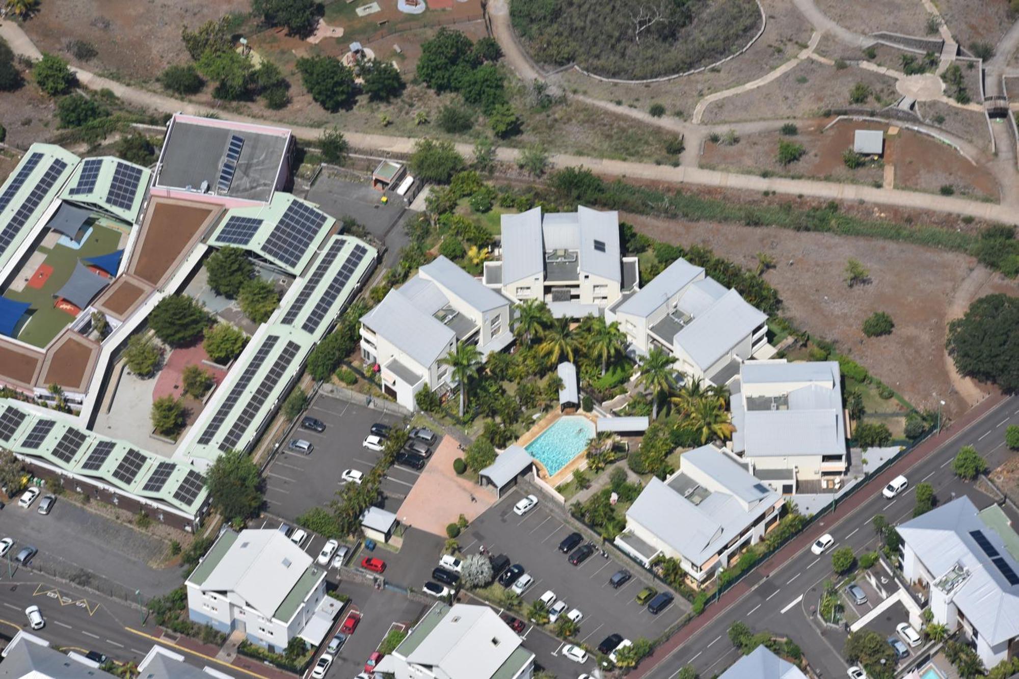 T2 Classe 4 Etoiles Avec Jardin, Piscine, Vue Mer A Saint-Gilles-Les-Bains Exterior foto